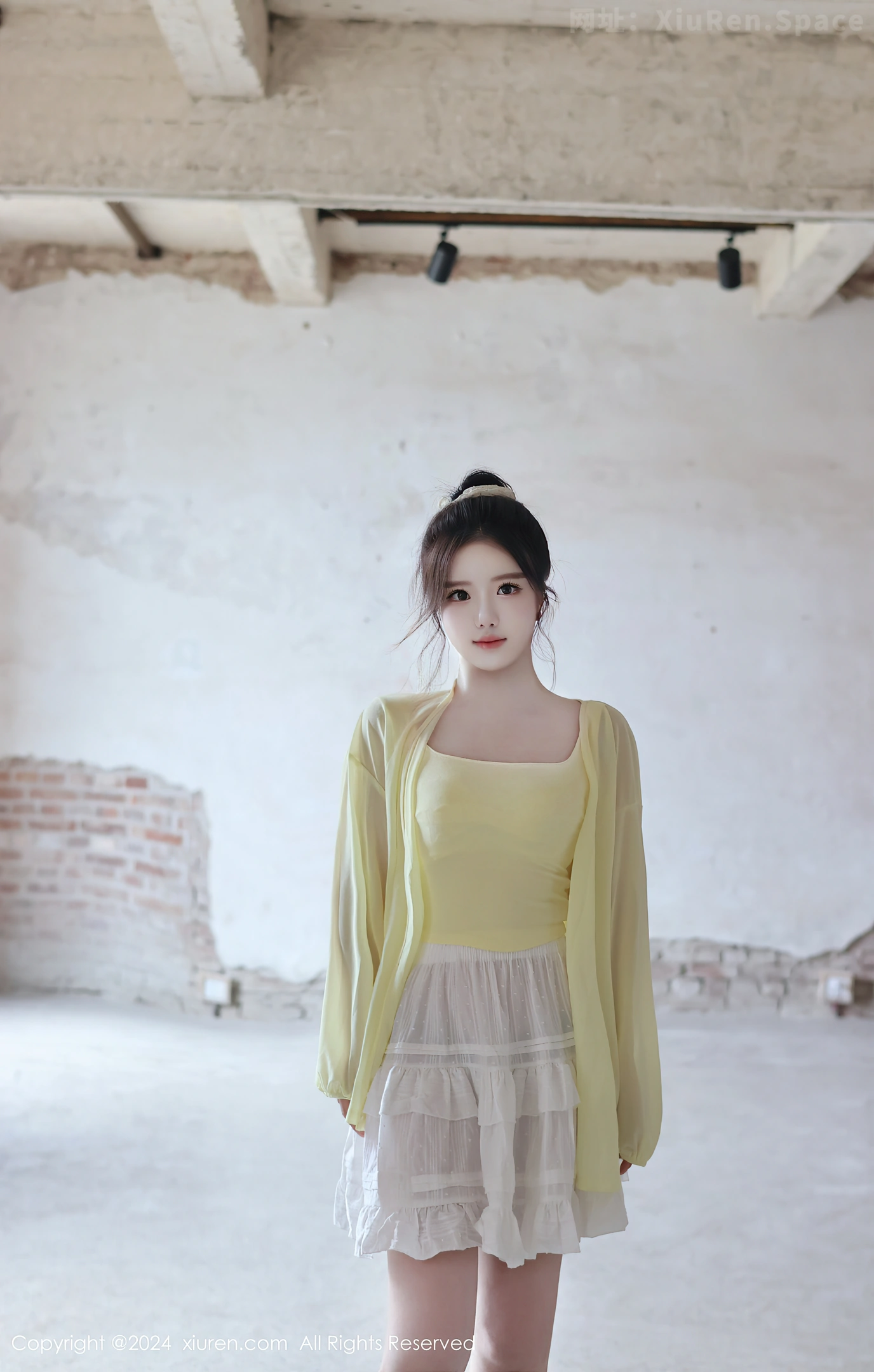 图片[3]-[XiuRen秀人网] VOL.9024 模特小薯条nienie性感黄色上衣配白色短裙秀曼妙身姿迷人写真89P-秀人网官方网站